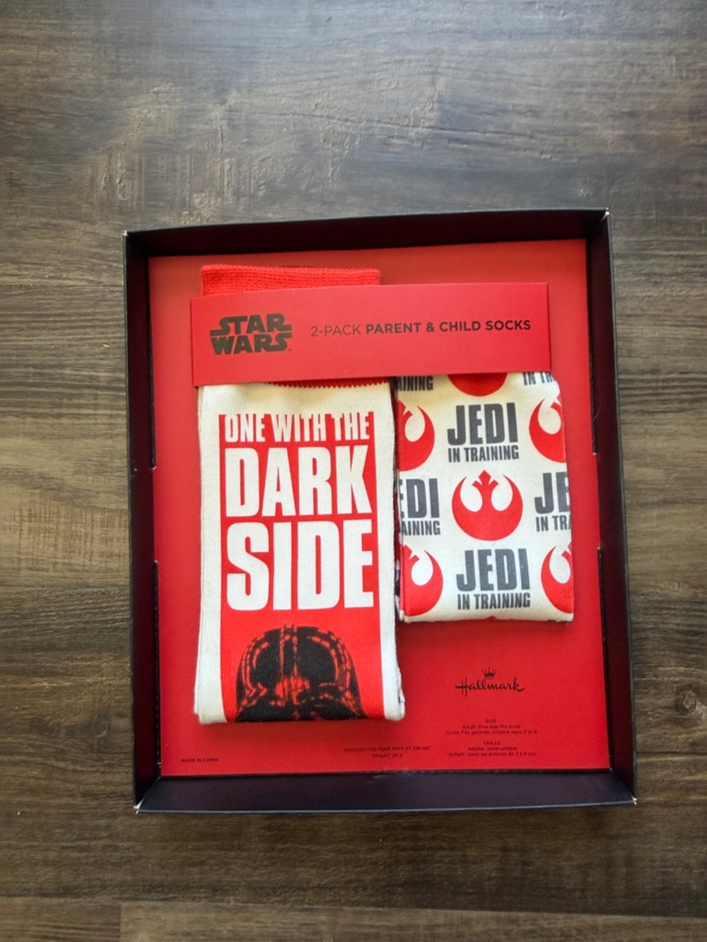 Star Wars Red & White Parent & Child Sock Gift Set